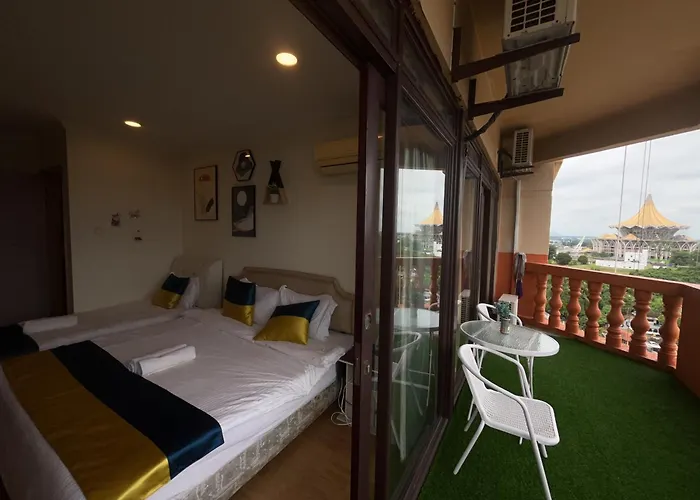 Riverbank Suites Level 12