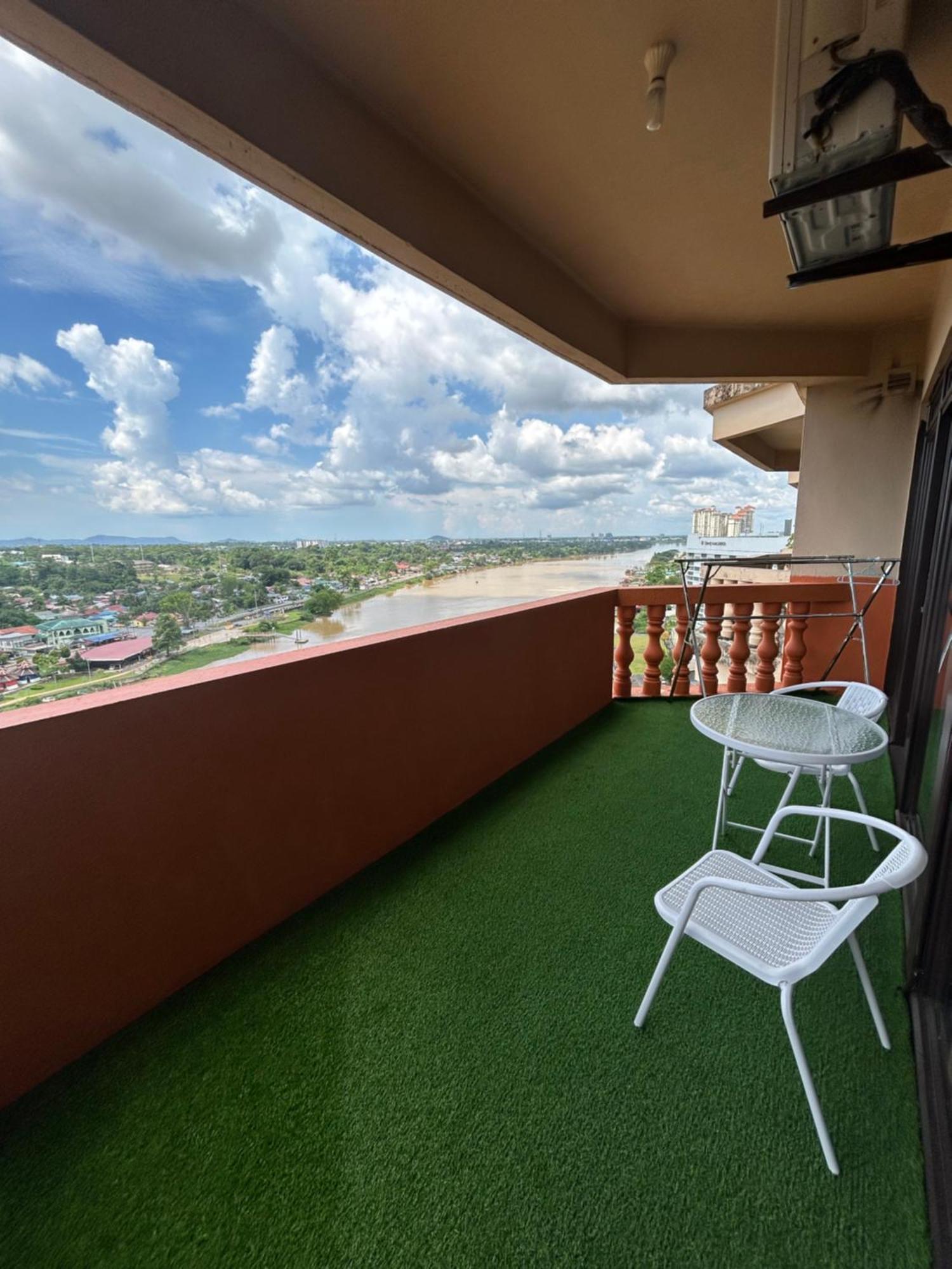 Apartment Riverbank Level 12 *